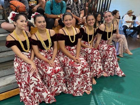 Lovely sophomore ladies ready to preform their hula.