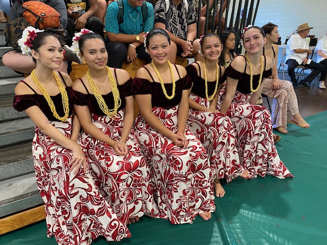Lovely+sophomore+ladies+ready+to+preform+their+hula.